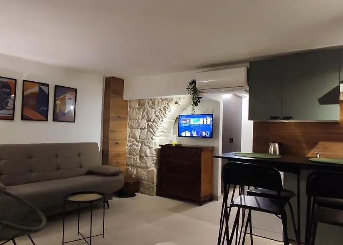 卡罗尔罗姆斯酒店 3* 特罗吉尔