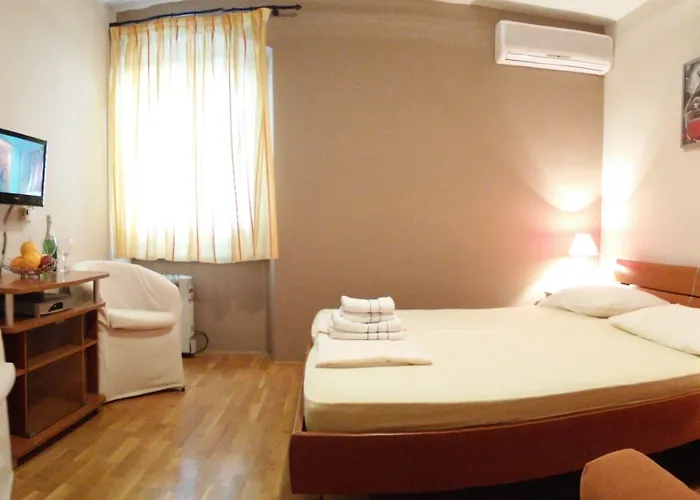 卡罗尔罗姆斯酒店 特罗吉尔