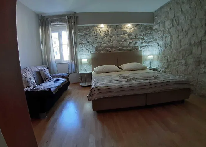 招待所 卡罗尔罗姆斯酒店 3*