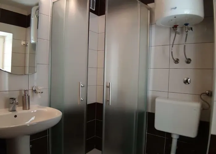 卡罗尔罗姆斯酒店 招待所