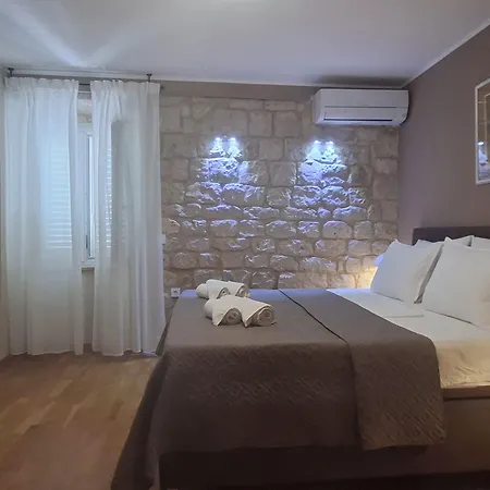 Gostinjska kuća Carol Trogir