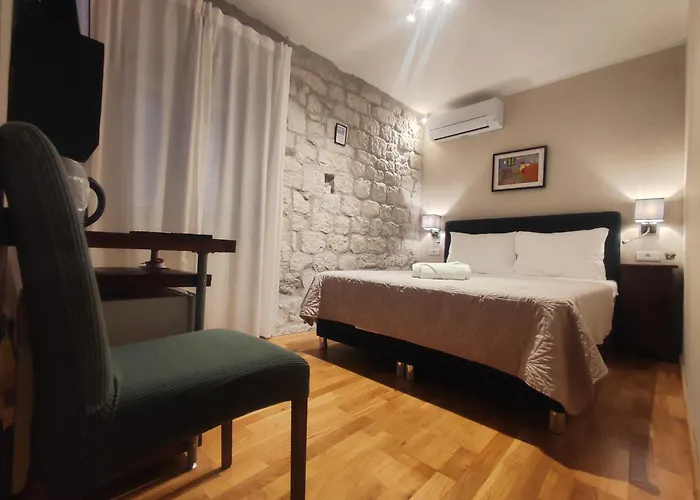 Carol Penzion Trogir