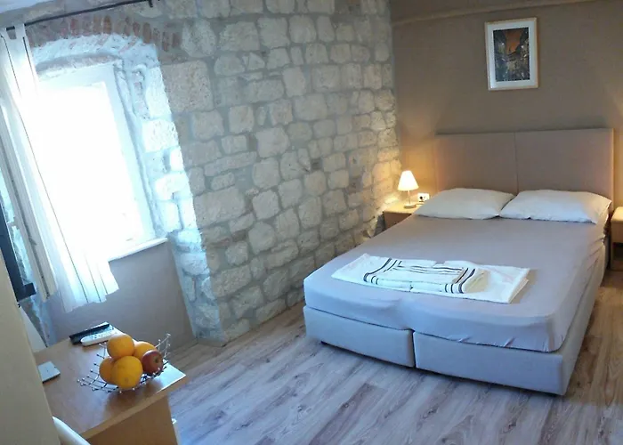 Carol Penzion Trogir