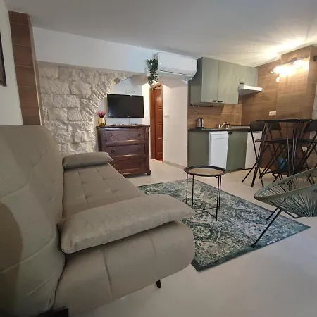 Gostinjska kuća Carol 3*