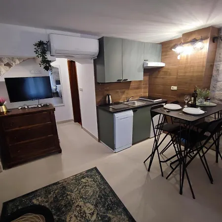 Gostinjska kuća Carol 3*