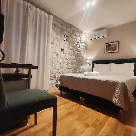 Carol Gostinjska kuća Trogir