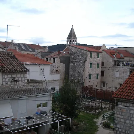 Gostinjska kuća Carol Trogir