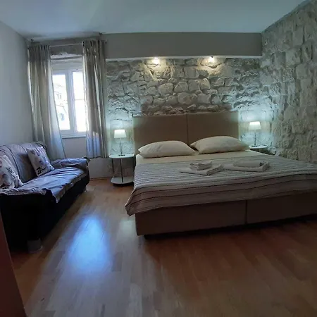 Gostinjska kuća Carol 3*