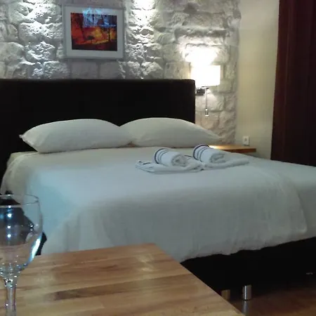 Gostinjska kuća Carol 3*